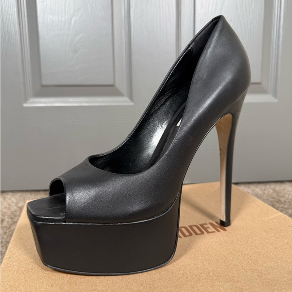 Steve Madden Black Platform Peep-Toe Heels - Picture 1 of 3